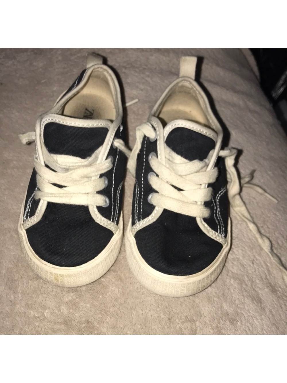 Zara kids EU 25 Classic Canvas Kids Sneakers in Black and White low tops